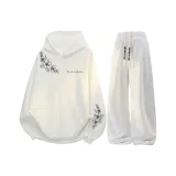 Белый топ + бело-серые штаны