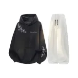 Чёрный топ + белые штаны