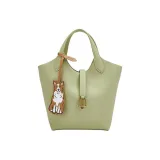 Изумрудный зеленый