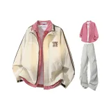 Бежевый + Красная клетка рубашка + Светло-серые штаны