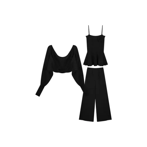 Женские повседневные костюмы