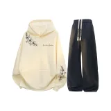 Бежевый топ + черные штаны