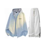 Светло-синий топ + бело-серые штаны