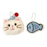 Белый котенок + рыбка