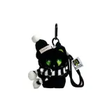 Шапки и кепки белого и черного цвета