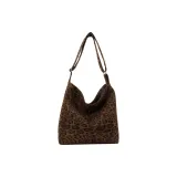 Леопардовый принт, коричневый.