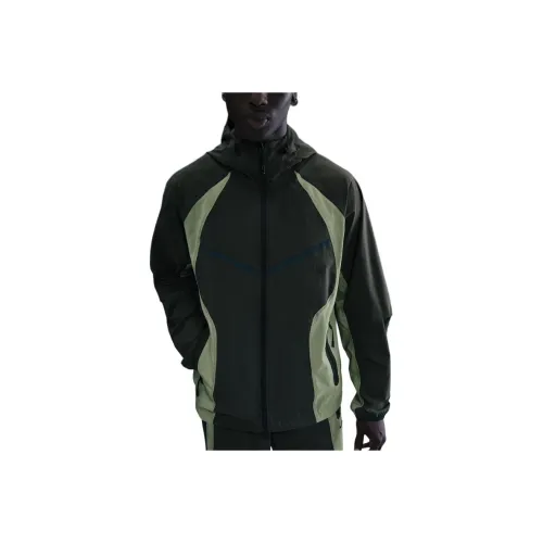 nike Dri FitWINDRUNNER Куртки и Пальто Мужской