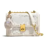 Бахрома белого цвета