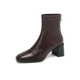 Коричневый