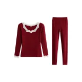 Анкора красного цвета