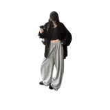 Чёрный (В комплекте с значком KikiClothingBoutique)