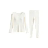 Молочно-белый