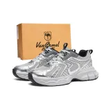 Серебристo-серый