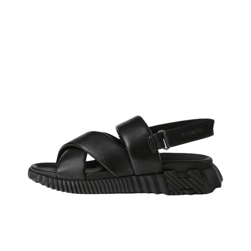 HERMES Пляжные сандалии Мужской Черный