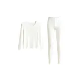 Молочно-белый