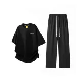 Черная футболка + черные повседневные штаны