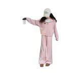 Розовый комплект одежды