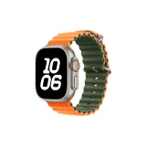 Оранжевый и армейский зеленый.