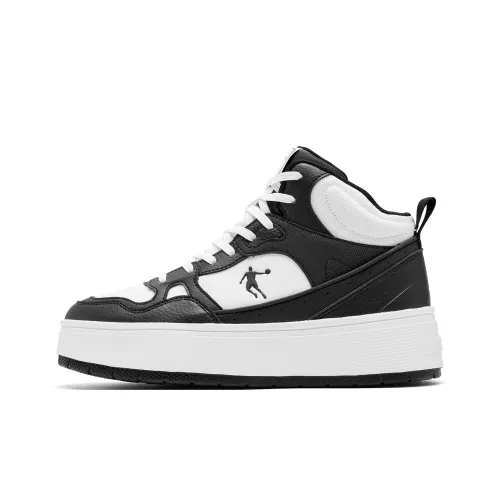 QIAODAN Устойчивые к истиранию Высокие кроссовки для скейтбординга с увеличенной высотой Женские