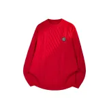 Брошь красного цвета