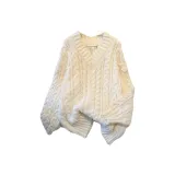 Белый свитер