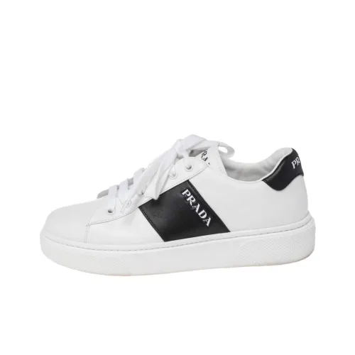 PRADA Низкие кроссовки для скейтбординга Женские Белые Черные