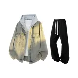 Желтая джинсовая куртка + черные джинсы