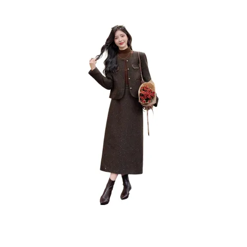 Kangaroo Женские Комплекты с Юбкой