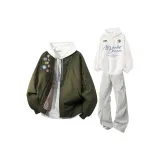 Армейский зеленый + белый свитшот + светло-серые штаны