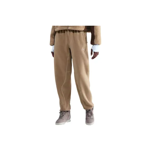 nike ACG wolf tree Повседневные брюки Женские