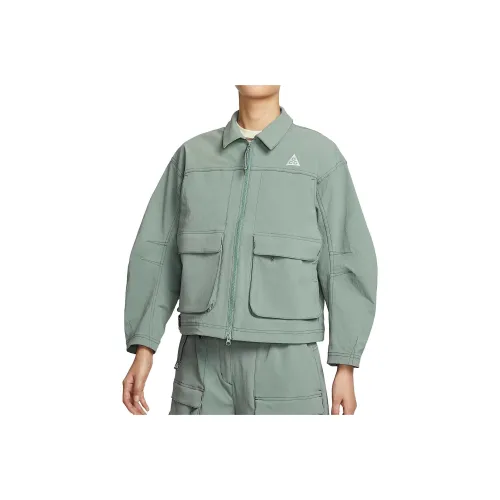 nike Sportswear Земляной зеленый Морской зеленый Гора Белый Женские Куртки
