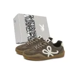 Коричневый