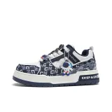 Синий и белый котенок