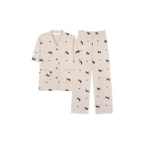 Светло-желтый