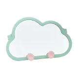 Зеленый стол с зеркалом