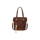 Коричневый