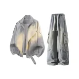 Светло-серый топ + желтые грязные штаны