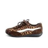 Коричневый