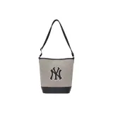 Вода, ведра, черный