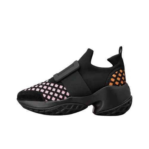 Roger Vivier VIV' RUN Low Топ Толстоподошвенные кроссовки Женские Черный