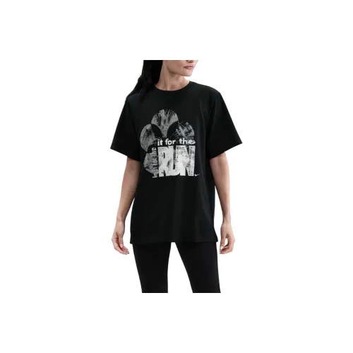 Черные женские беговые футболки Nike