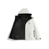 Светло-абрикосовый