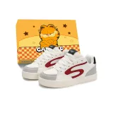 Белый красный