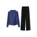 Синий комплект из двух предметов: пальто (синий) и брюки (черные)