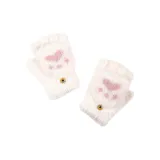 Белый кот Лапа