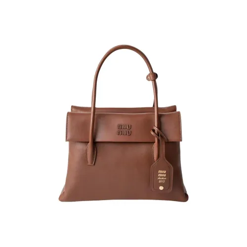 MIU MIU Sheepskin Bag Regular Women's Red Sandalwood Wood Tone MIU MIU Овчина Сумка Стандартная Женская Красная Сандаловое дерево Цвет древесины