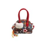 Белый котенок