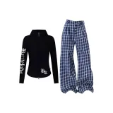 Чёрное пальто + синие клетчатые штаны