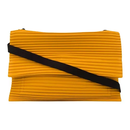 ISSEY MIYAKE Клатчи Мужской