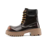 Коричневый